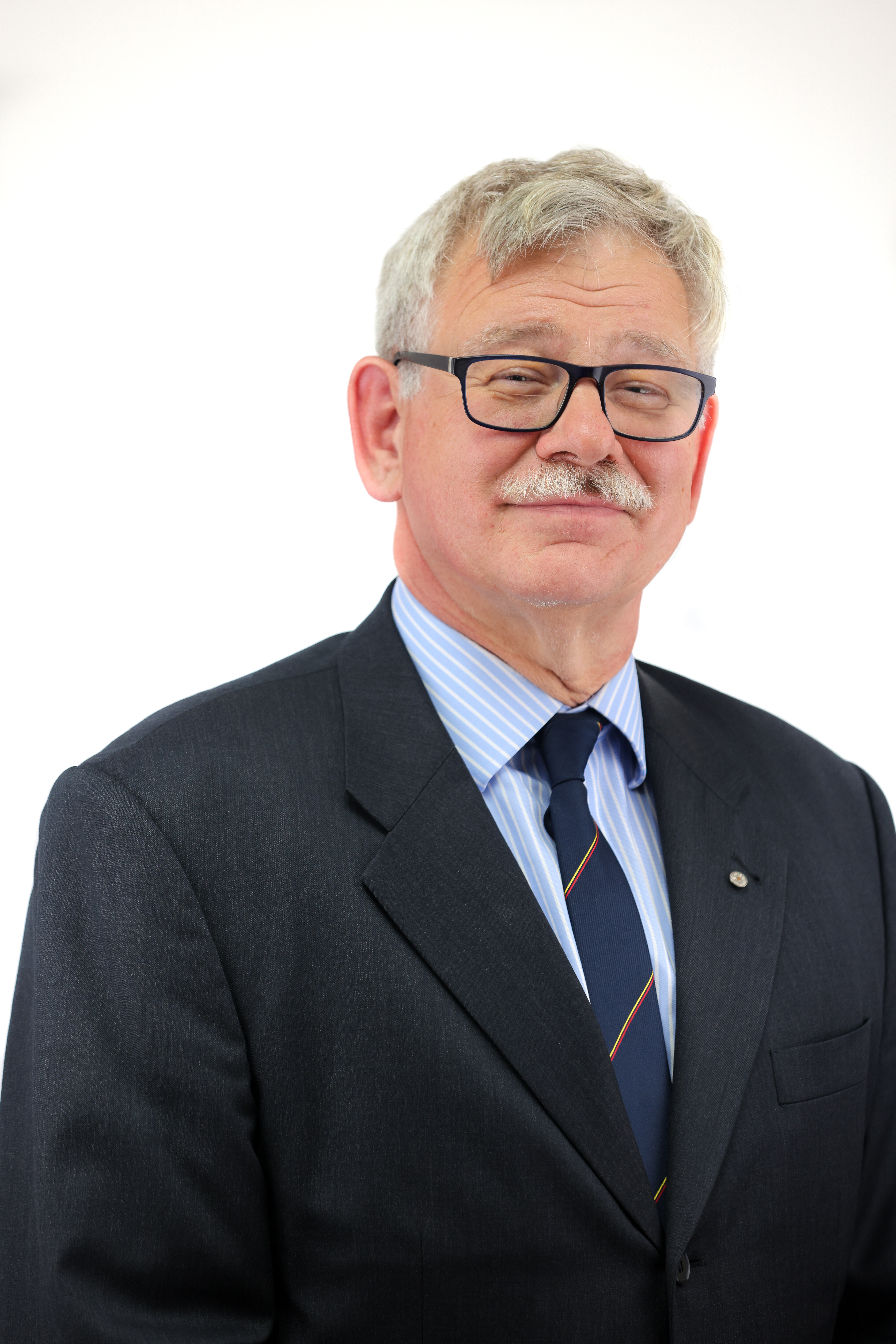 Prof Hugh Grantham